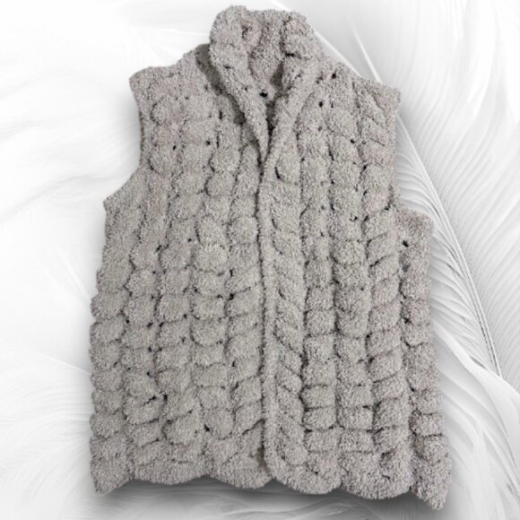Cozy Textured Fuzzy Knit Sleeveless Vest - Picture 3 of 8